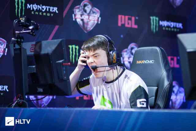 更衣室与转 更衣室与转